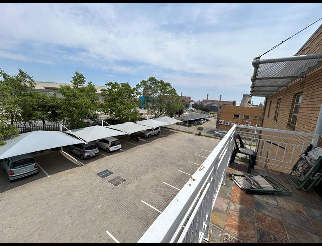 1,600M² WAREHOUSE TO LET IN SPARTAN